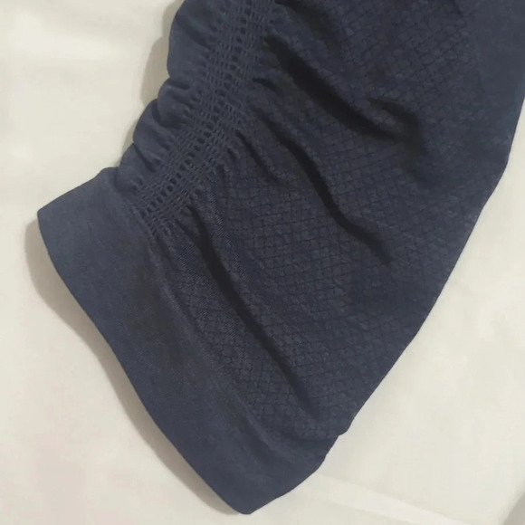 Lululemon In The Flow Crop, Color Inkwell Size 4 - Picture 8 of 16